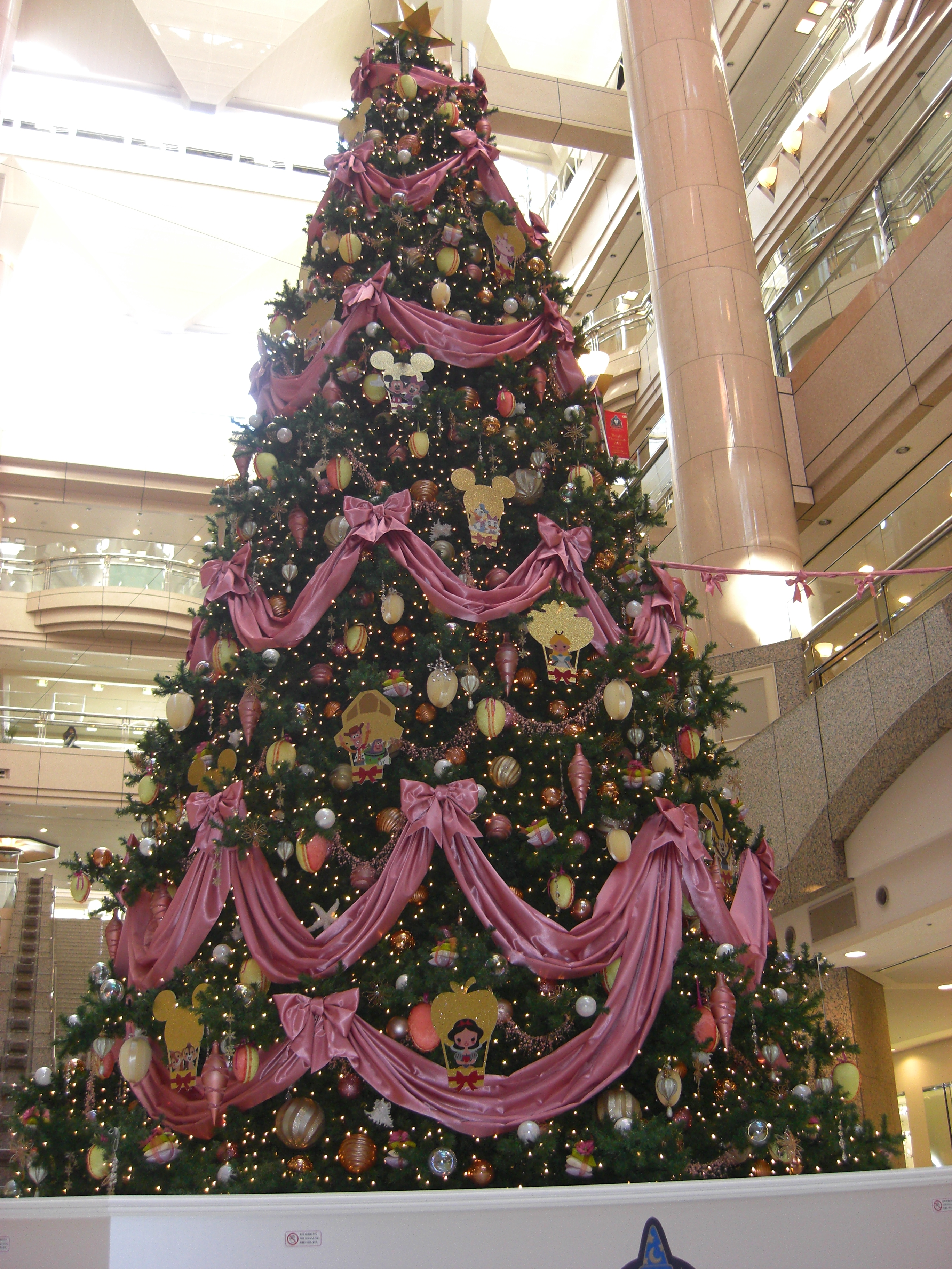 横浜ランドマークタワーのクリスマスツリー サンセイ ブログ